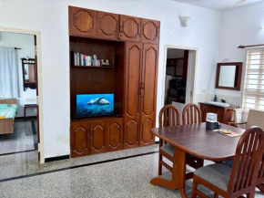 By The Shoreline - 2BHK full house near rock beach